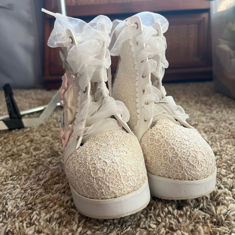 White & Colorful Kawaii Shoes Size 6